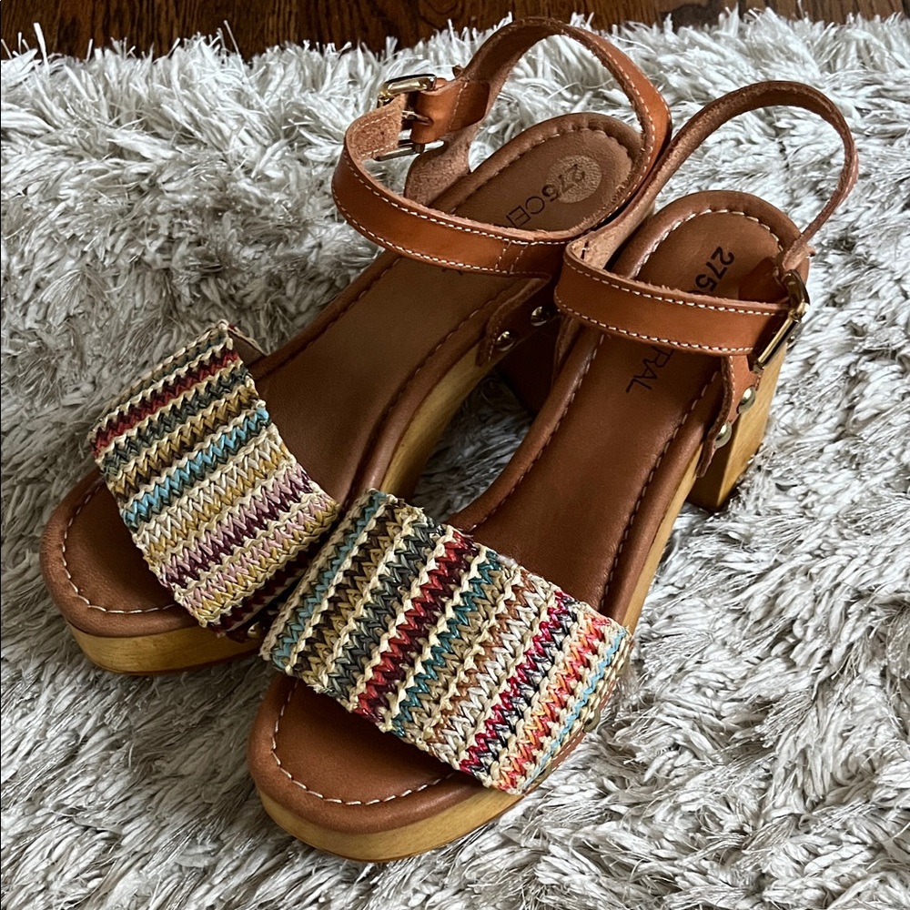 275 CENTRAL wood platform sandal never worn, comparable to size 9